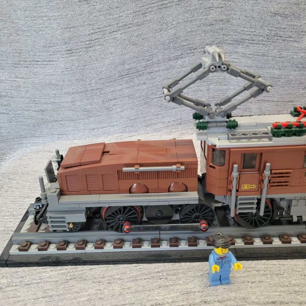 Lego Creator Expert 10277 Crocodile Locomotive - Picture 3 of 16